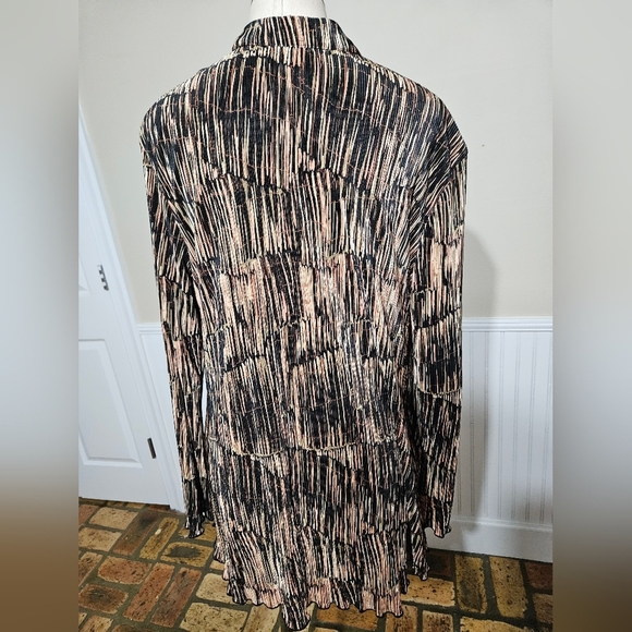 Connected Apparel Textured Boho Abstract Top, Black/tan, Size 16W - Picture 3 of 5